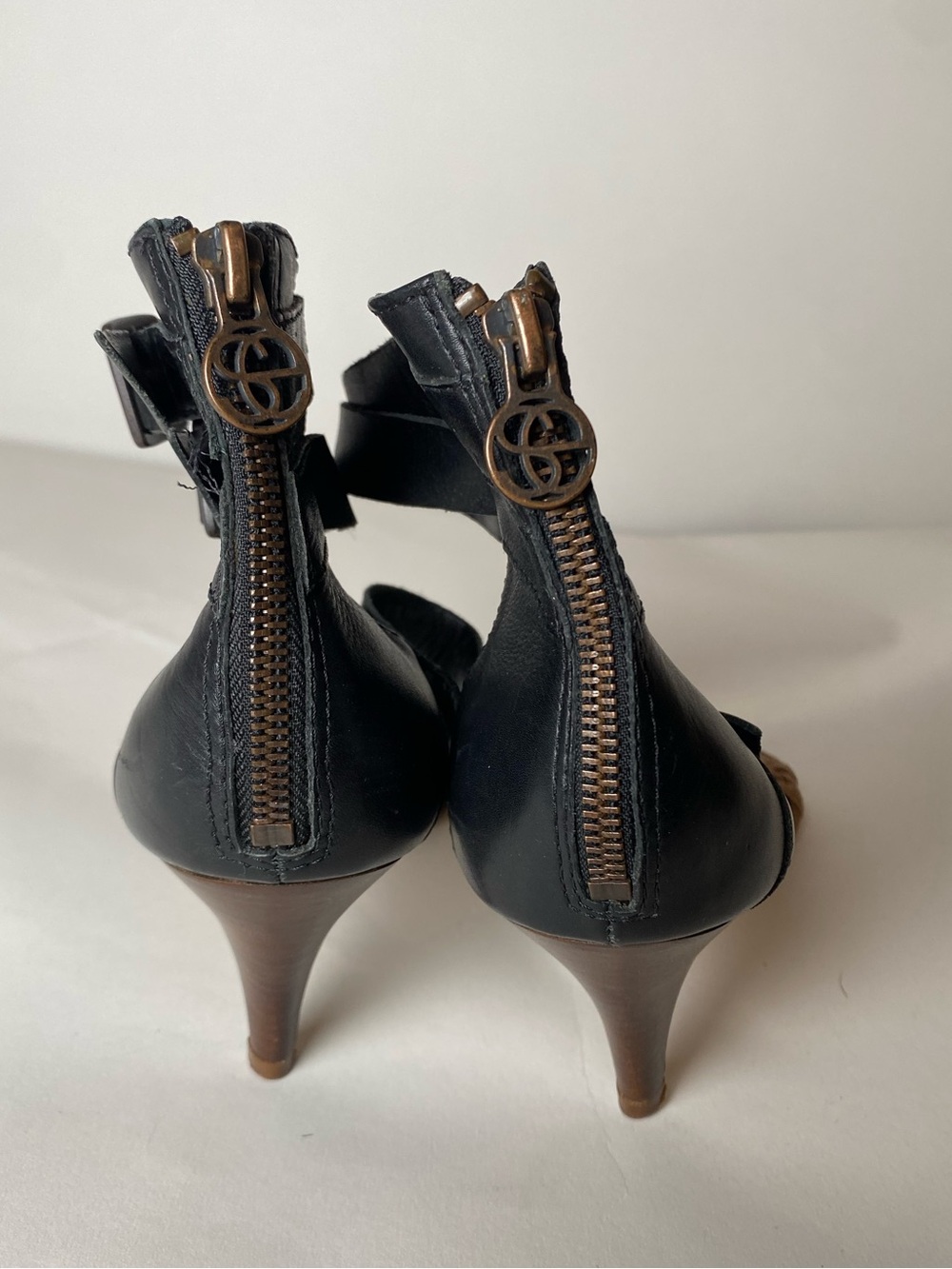 Sam Edelman Black and Tan Heels size 9 - Picture 4 of 7